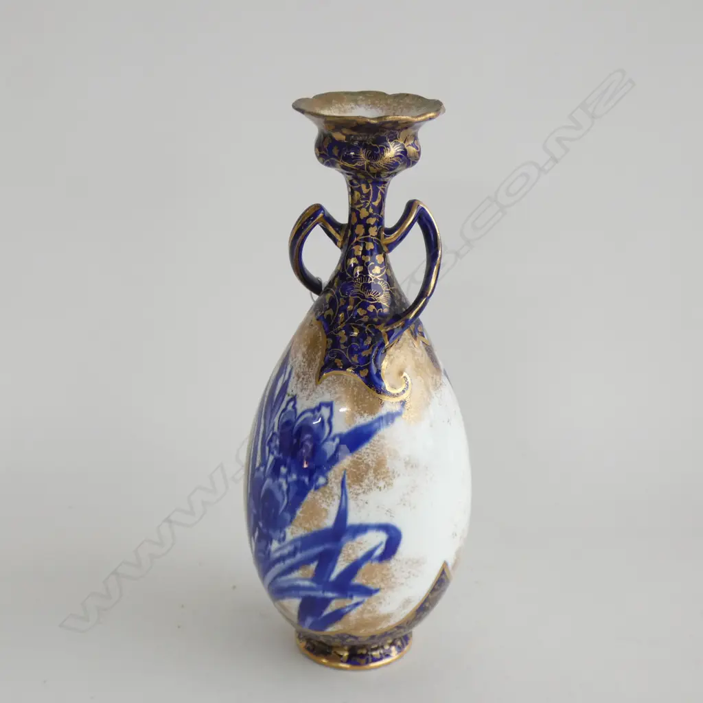 ROYAL DOULTON BLUE IRIS TWO HANDLED VASE, PERSIAN FORM H.240mm Image 1++