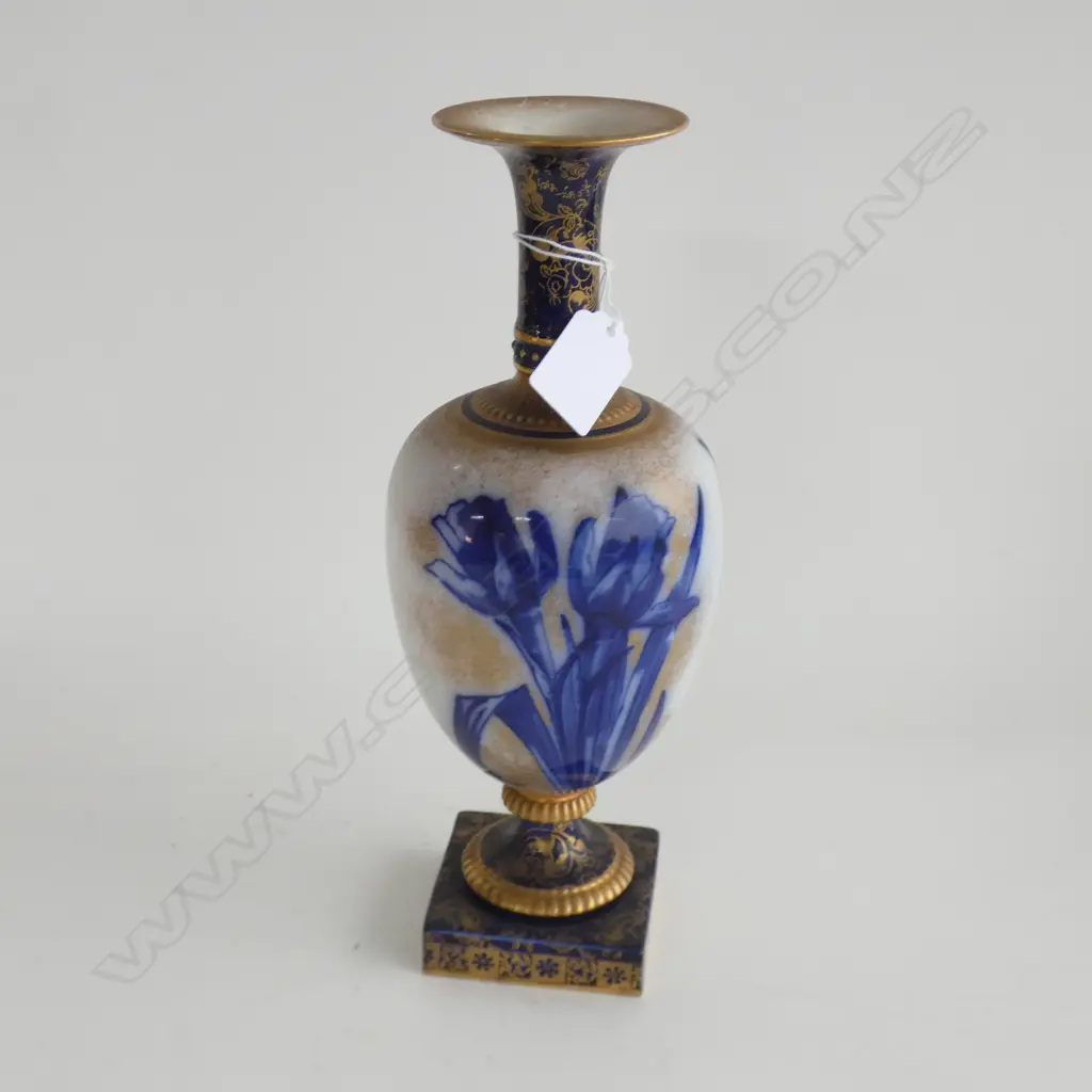 ROYAL DOULTON BLUE IRIS URN VASE w. TRUMPET NECK ON PLINTH BASE H.270mm Image 1++