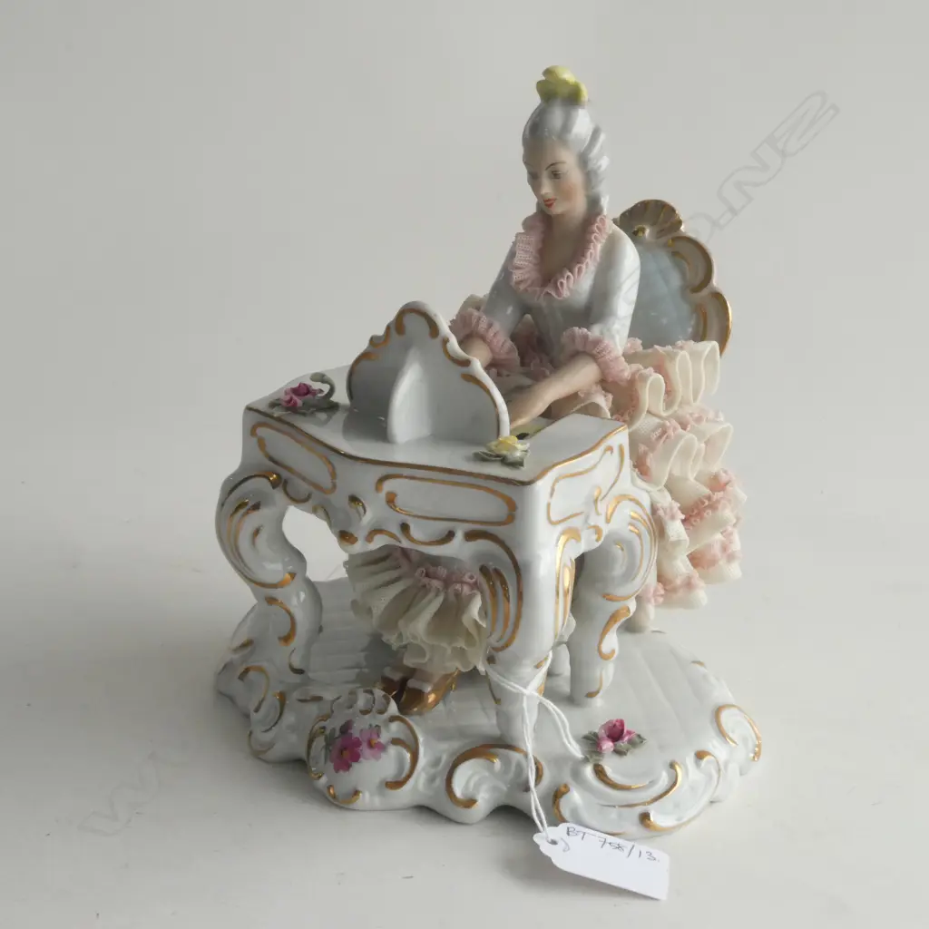 DRESDEN FIGURINE; LADY AT PIANO H.190mm Image 1++