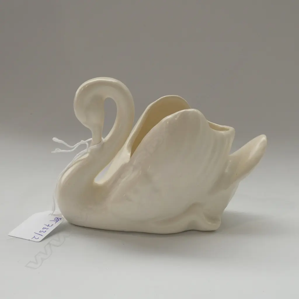 SMALL CROWN LYNN WHITE SWAN #154 L.140mm Image 1++