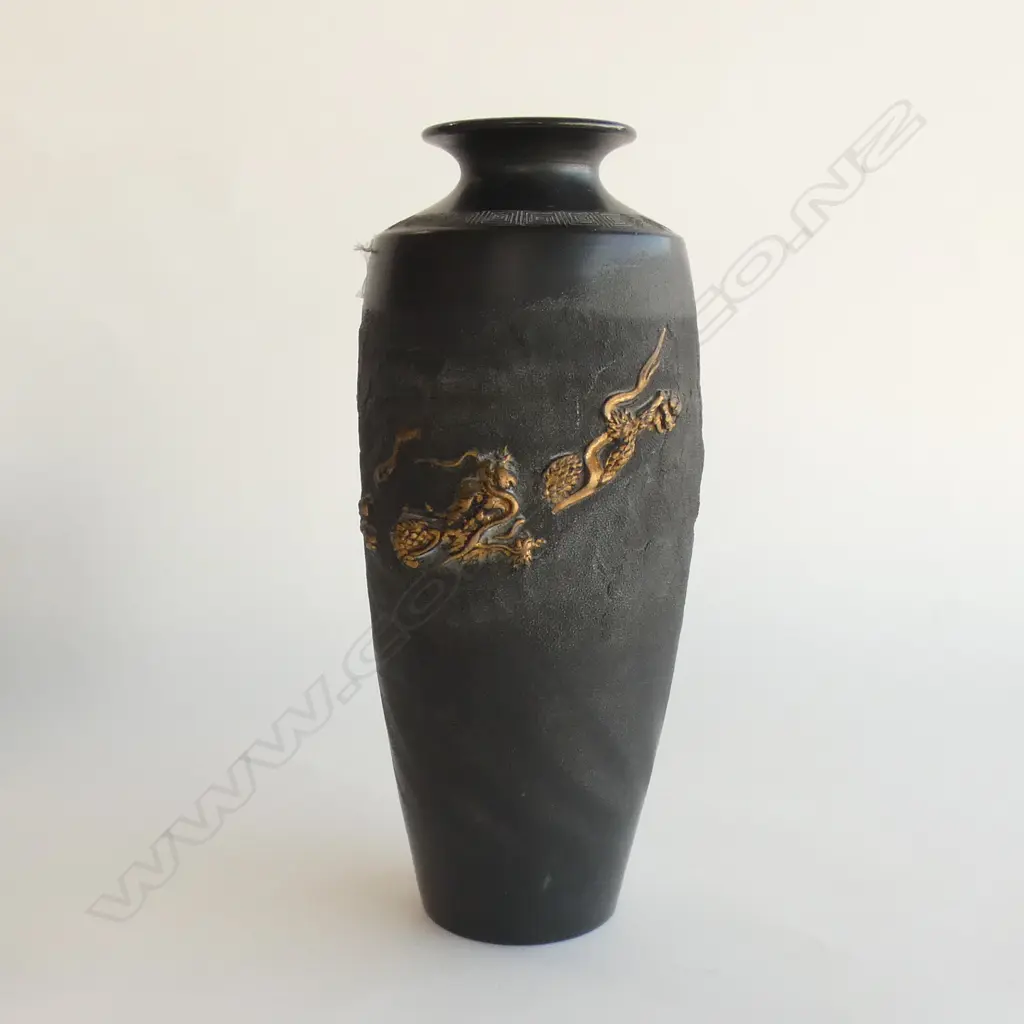 BLACK ORIENTAL DRAGON VASE H.340mm Image 1++