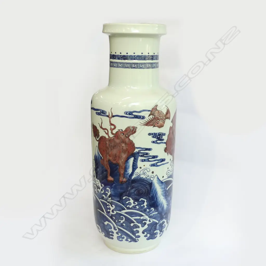 LGE CHINESE PORCELAIN VASE DECORATED IN COPPER RED & UNDERGLAZE BLUE. H.450mm Image 1++