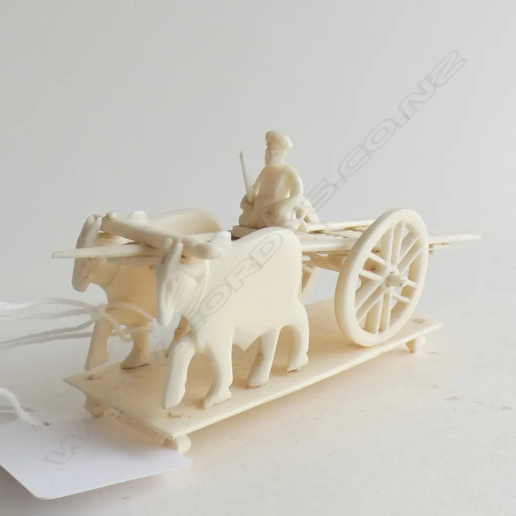 IVORY OX CART WITH DRIVER L 100MM Image 1++
