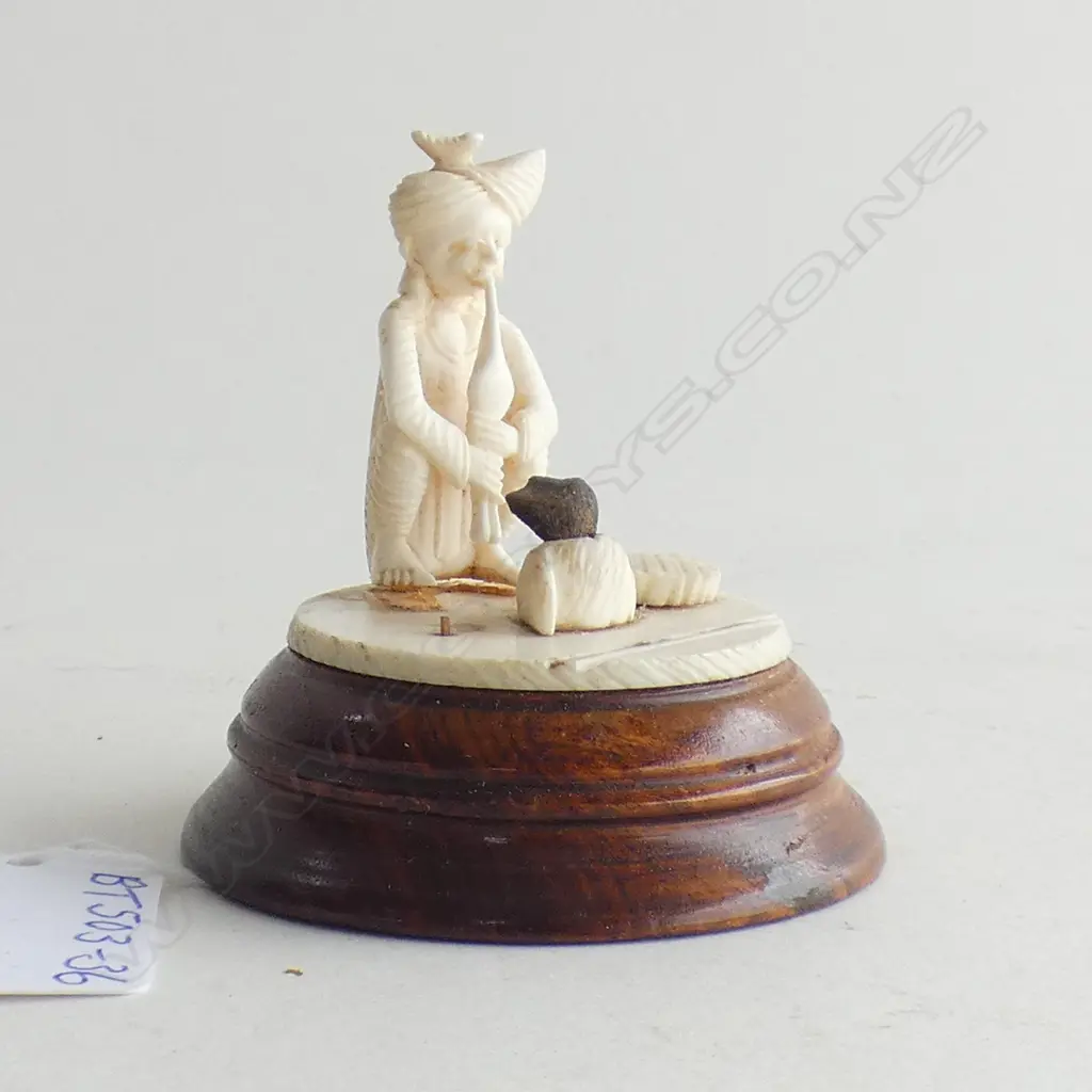 IVORY CARVED SNAKE CHARMER ON WOODEN PLINTH  H 70MM Image 1++