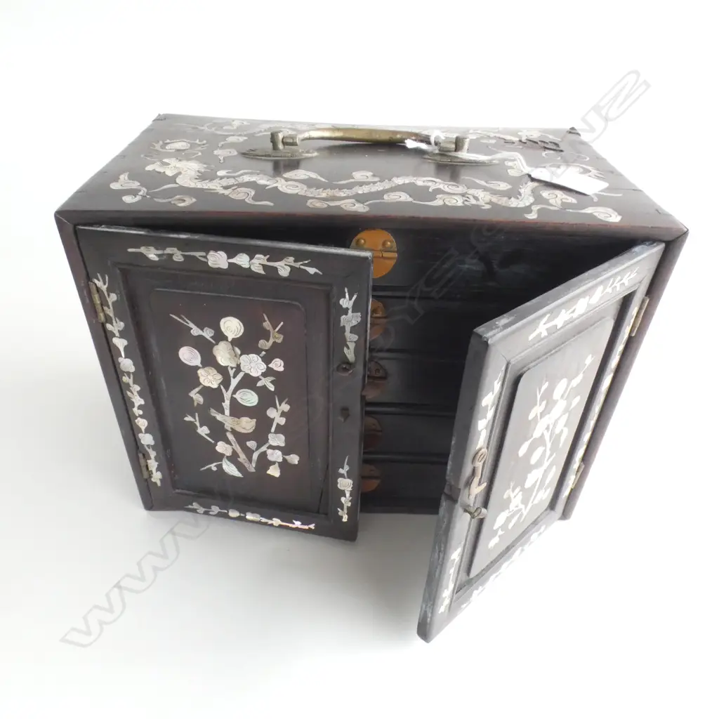 ORIENTAL HARDWOOD MOP INLAID BOXED MAHJONG SET WITH CASEIN TILES 270 X 170MM LIGHT DAMAGE TO LID Image 1++
