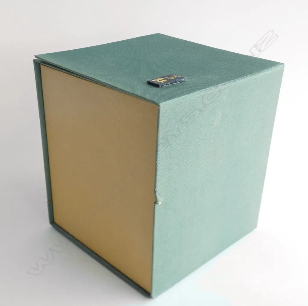 CHINESE CERAMIC VASE ON STAND w. BOX; GREEN w. GILT RIM H.185mm Image 1++