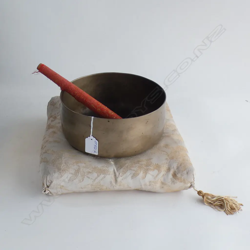 OLD JAPANESE SINGING BRONZE BOWL ON CUSHION + KNOCKER Dia.205mm Image 1++