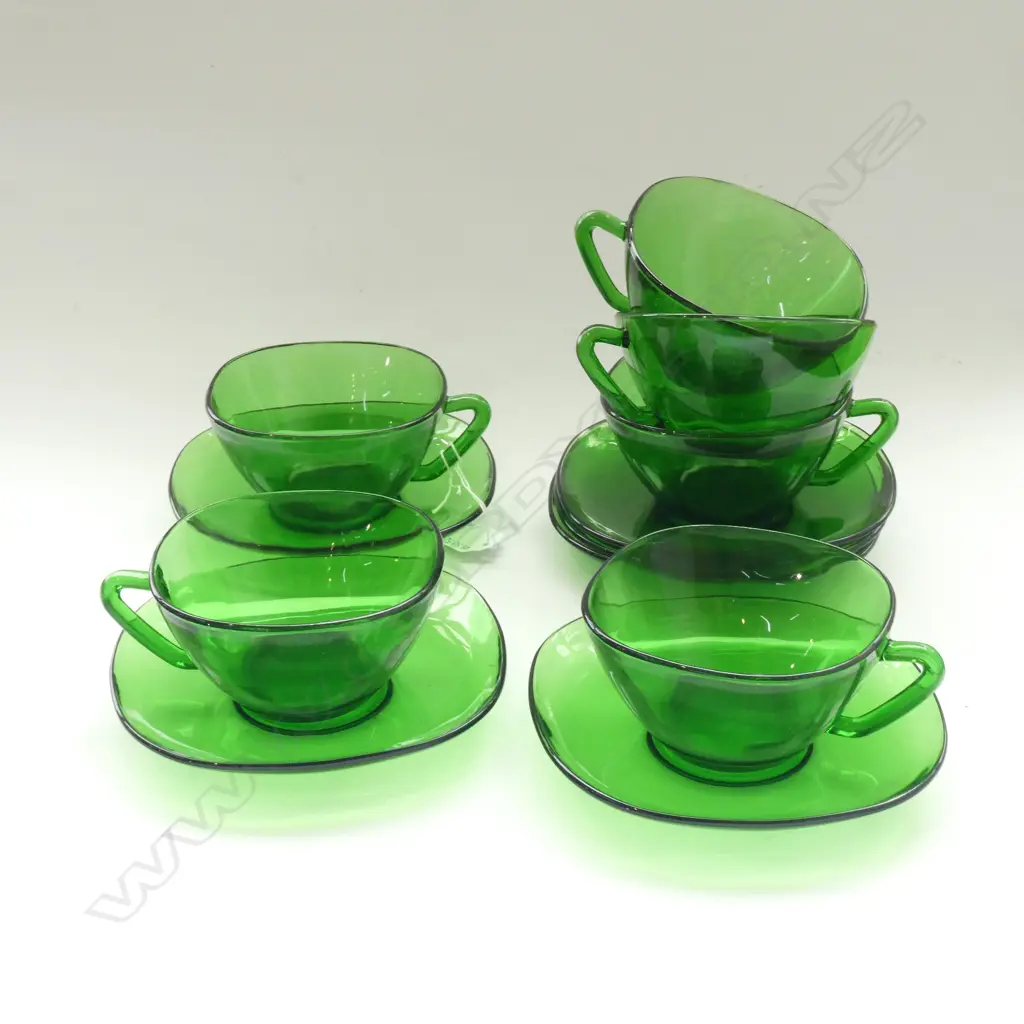 6 LARGE GREEN GLASS TEACUPS & SAUCERS  Image 1++