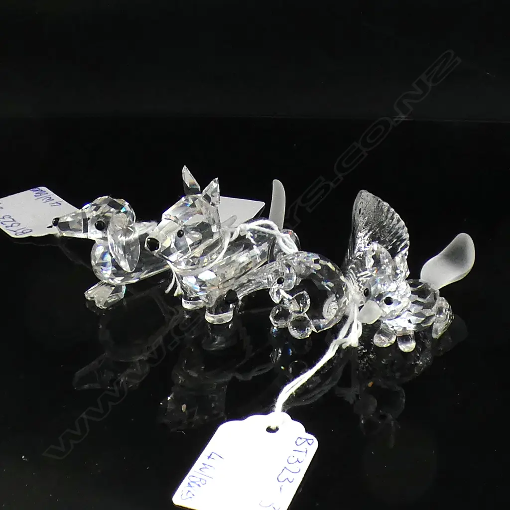 4 SM SWAROVSKI CRYSTAL ANIMALS; SAUSAGE DOG, TERRIER, FOX & ANT EATER (L 57MM) EACH IN ORIGINAL BOX Image 1++