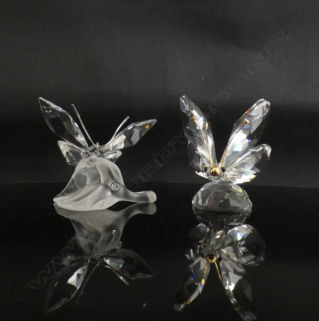 2 SWAROVSKI CRYSTAL BUTTERFLY'S (H 55MM) EACH IN ORIGINAL BOX Image 1++