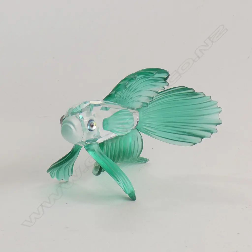 SWAROVSKI CRYSTAL GREEN SIAMESE FIGHTING FISH L 80MM - IN ORIGINAL BOX  Image 1++