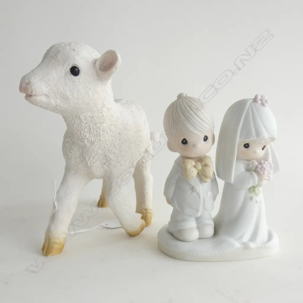 LAMB AND CHILDREN FIGURINES Image 1++