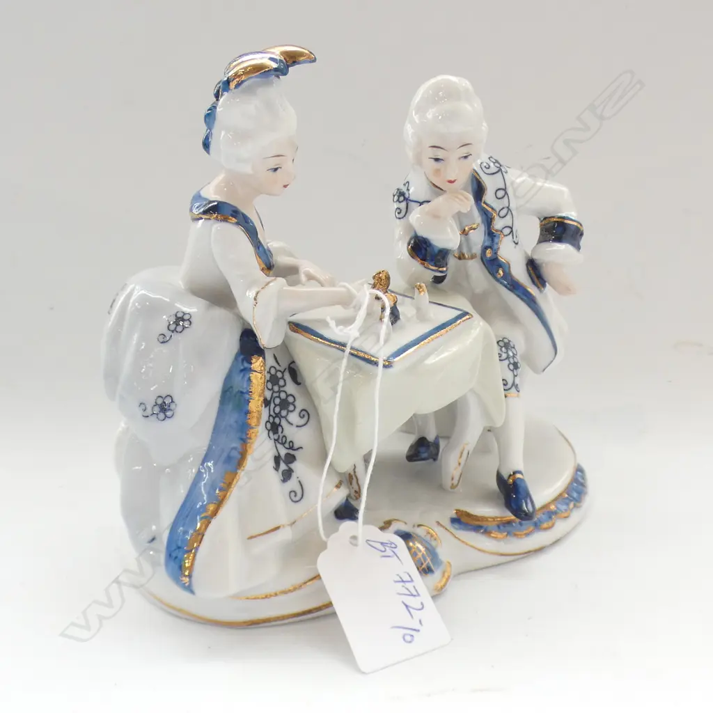 JAPANESE PORCELAIN FIGURALGROUP IN GERMAN MANNER COUPLE PLAYING CHESS 140MM HIGH 140MM WIDE Image 1++