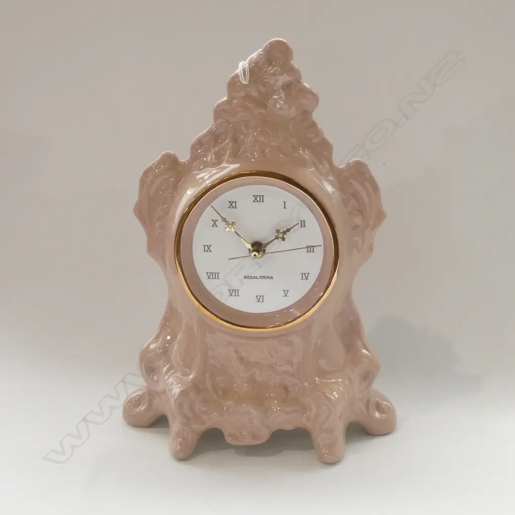 ANTIQUE STYLE CERAMIC BOURBON BOTTLE CLOCK H.290mm Image 1++