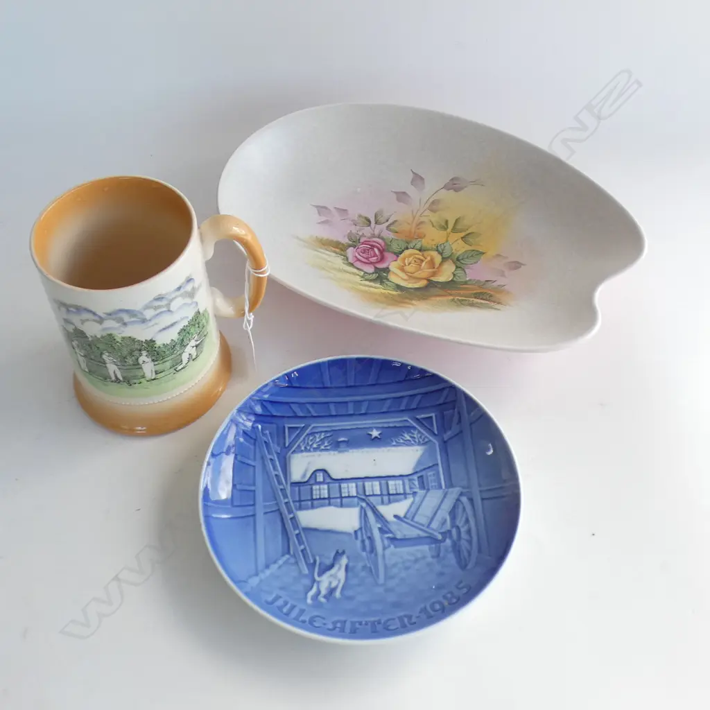 AN ARTHUR WOODS SPORTS SERIES ROYAL BRADWELL BOWLING MUG. H.130mm Image 1++