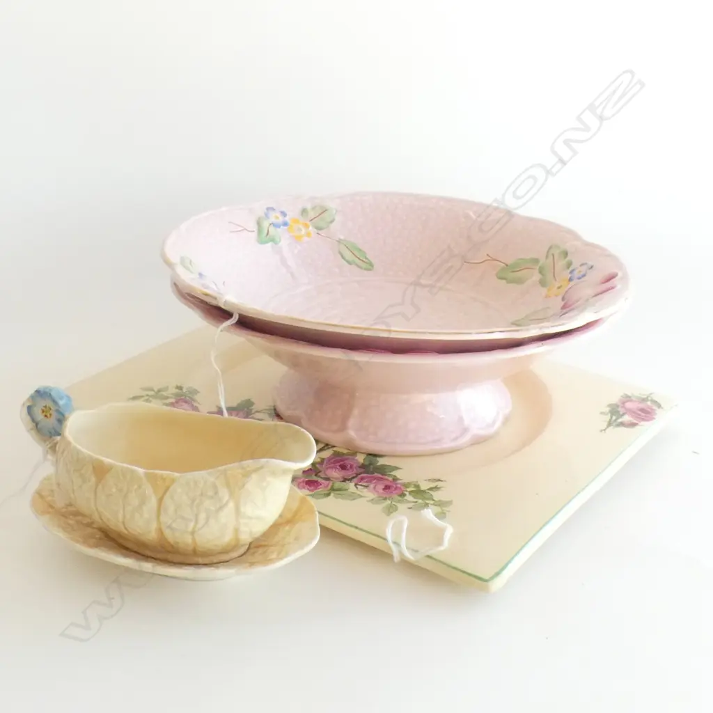 4 PCS VINTAGE CHINA; PRIMULA H/PAINTED GRAVY JUG (FLOWER HANDLE) BIARRITZ ROSE PLATE & 2 PINK CROWN DEVON BOWLS (ONE A/F Image 1++