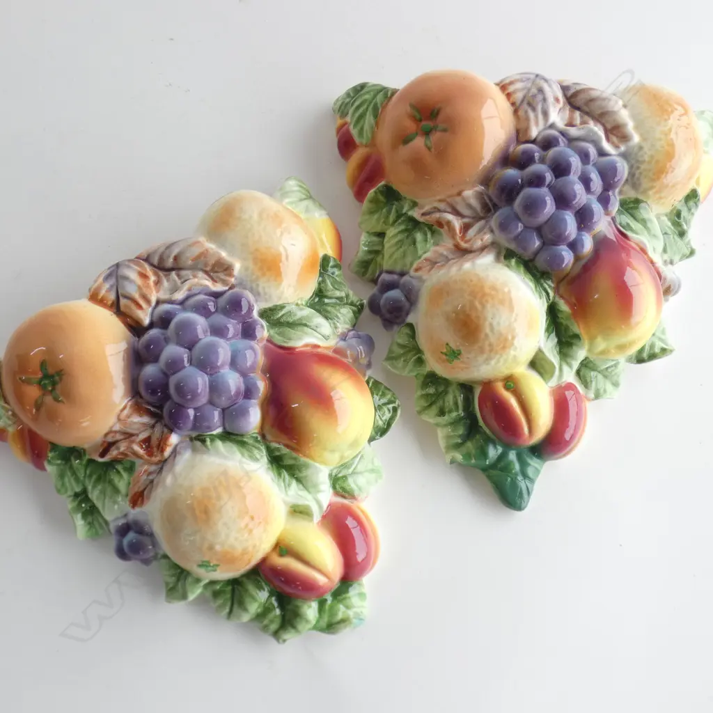 PR RETRO CERAMIC MIXED FRUIT WALL POCKET VASES H 200MM  Image 1++