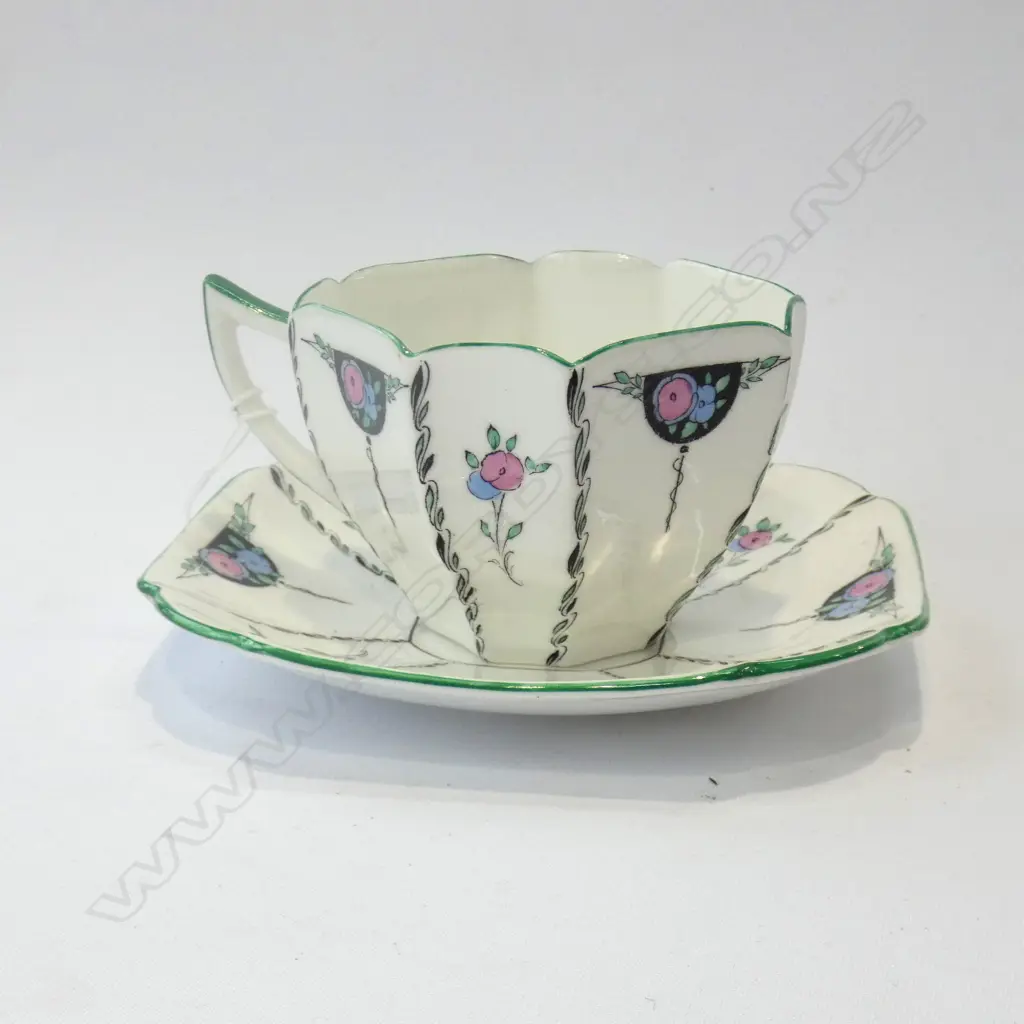 SHELLEY QUEEN ANNE CUP & SAUCER - SEMI CIRCLES 11475 Image 1++