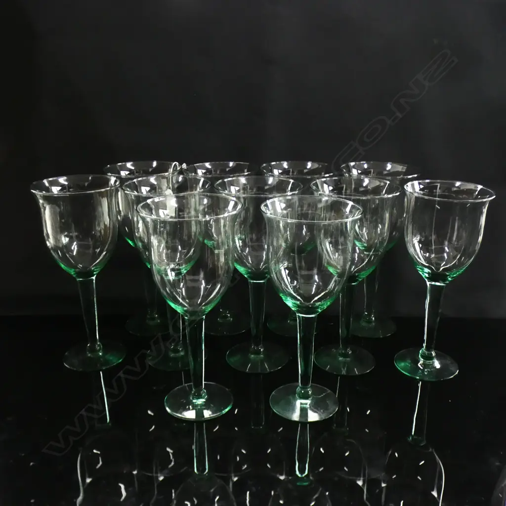 SET OF11 MODERN LARGE ELEGANT GREEN  GIN/WATER GLASSES Image 1++
