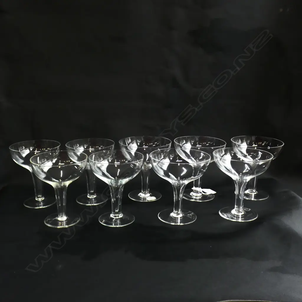 9 CLEAR HOLLOW STEM GLASSES  Image 1++