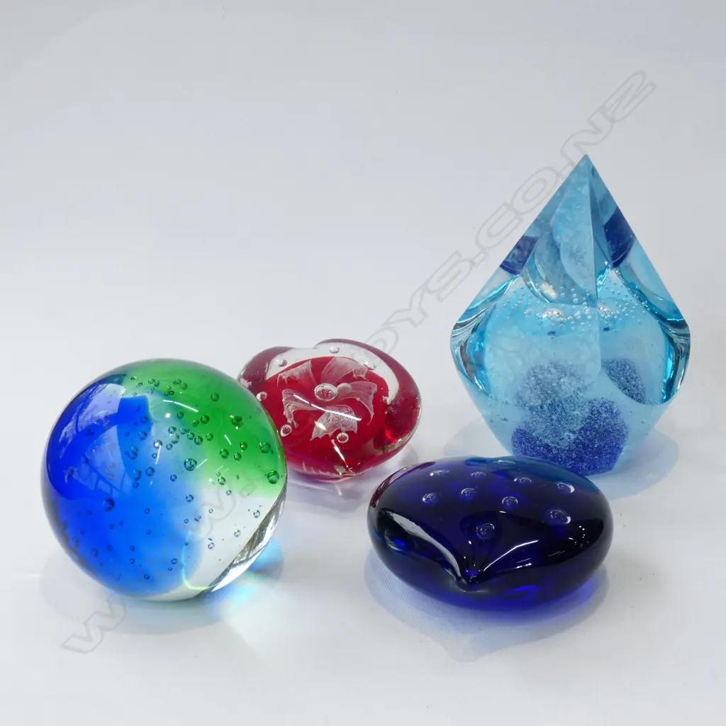 4 ART GLASS PAPERWEIGHTS  Image 1++