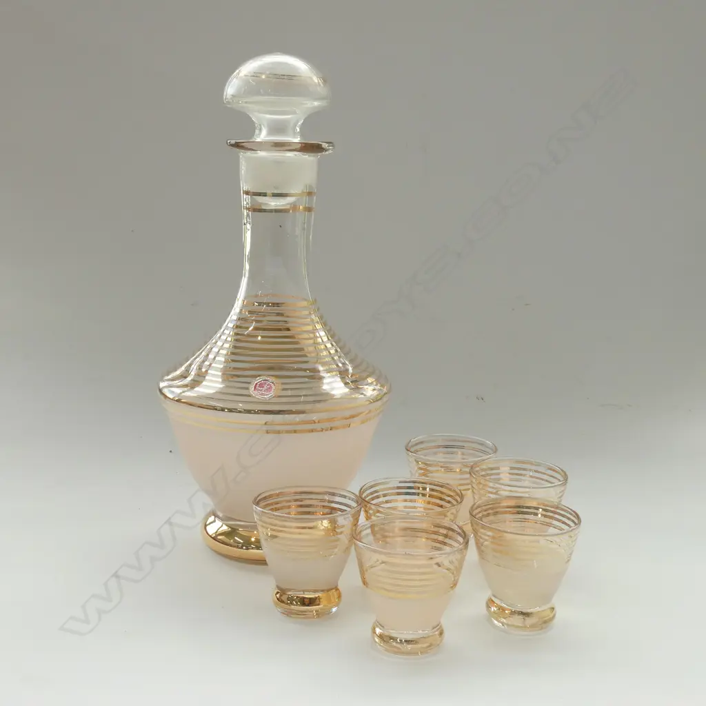 VINTAGE GOLD & FROSTED GLASS DECANTER W STOPPER (H220MM) & 6 SHOT GLASSES  Image 1++