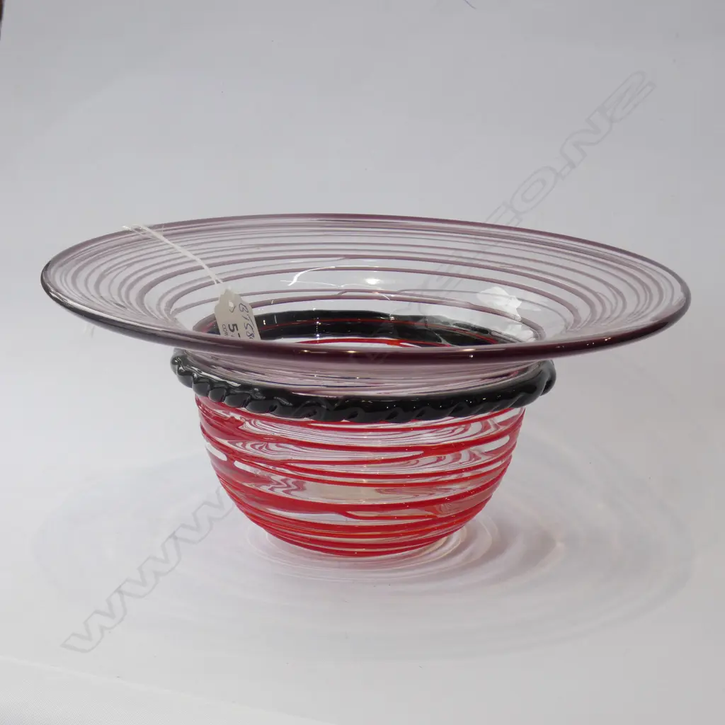 HAND BLOWN GLASS FLARED BOWL RED TRAILING Dia.250mm Image 1++