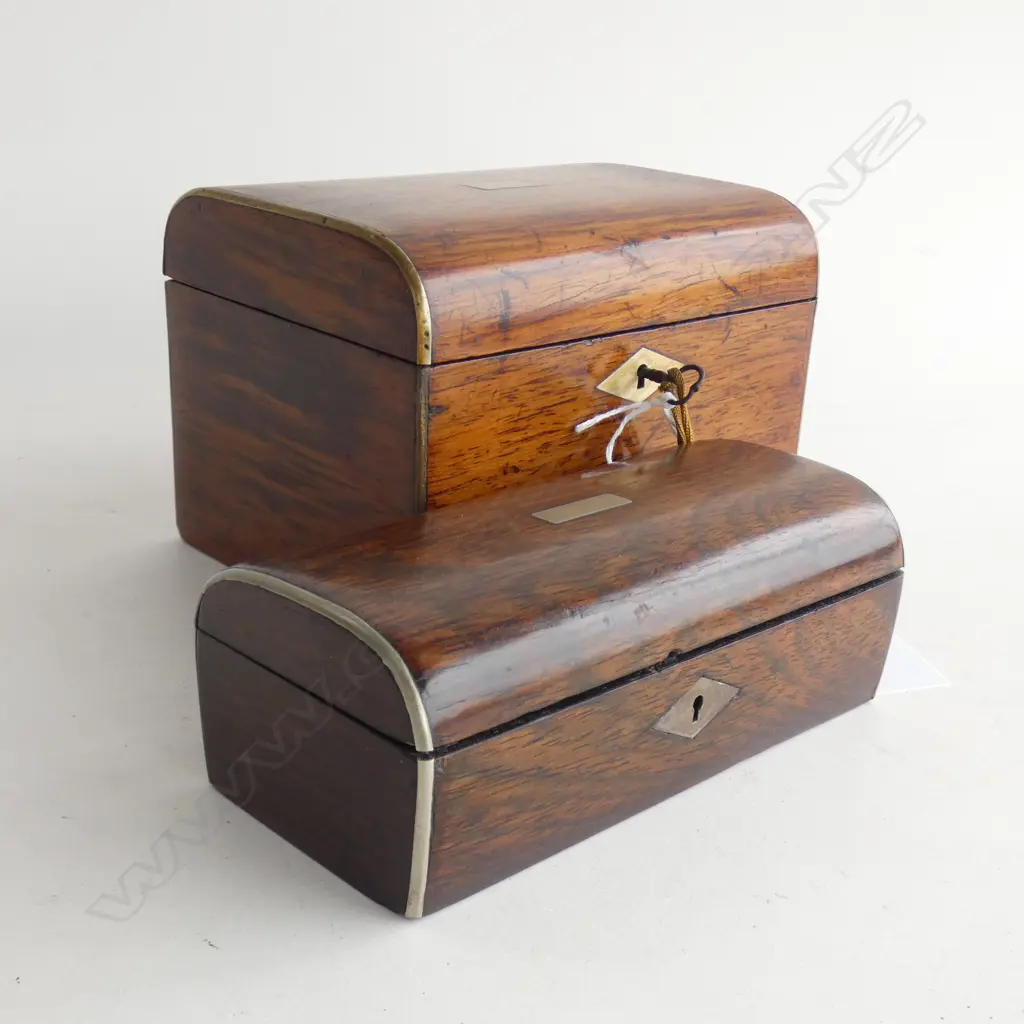 2 SMALL ANTIQUE TREEN BOXES W.145mm (1 LOCKED) Image 1++