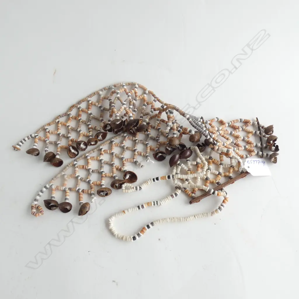 2 SOLOMON ISLANDS SHELL NECKLACES Image 1++