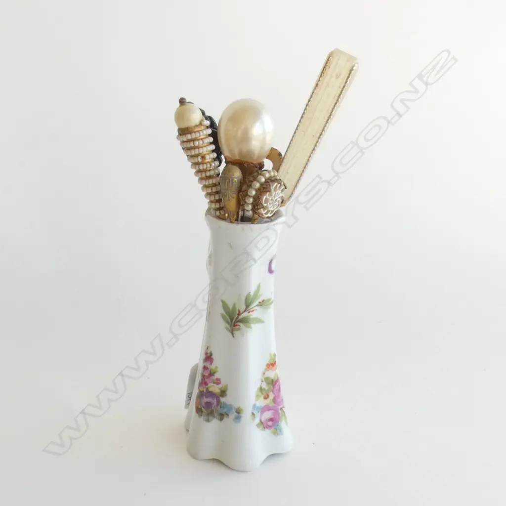 10 VINTAGE HAT PINS WITH PORCELAIN STAND Image 1++