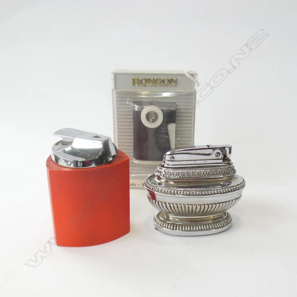 3 OLD LIGHTERS; RONSON VARAFLAME COMET IN BOX, QUEEN STAR ETC.. Image 1++