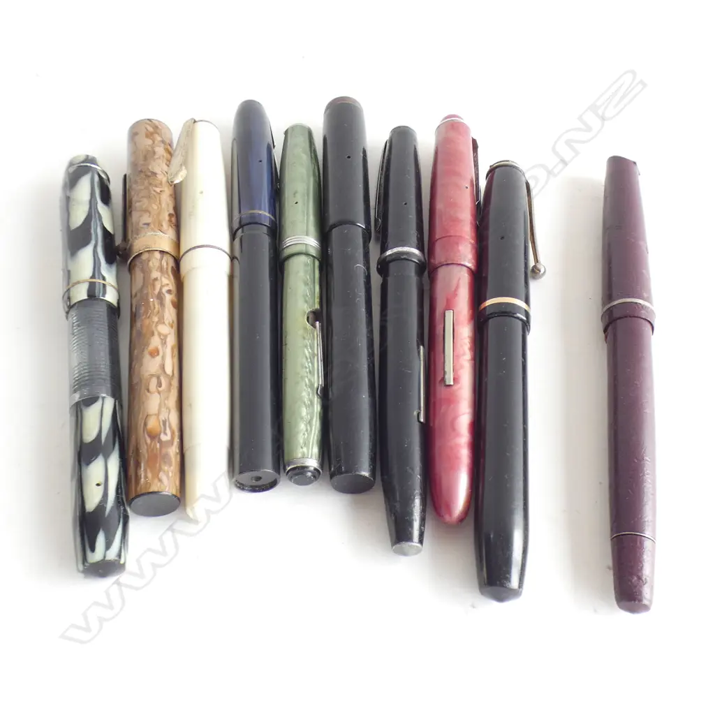 10 ASSORTED VINTAGE FOUNTAIN PENS Image 1++