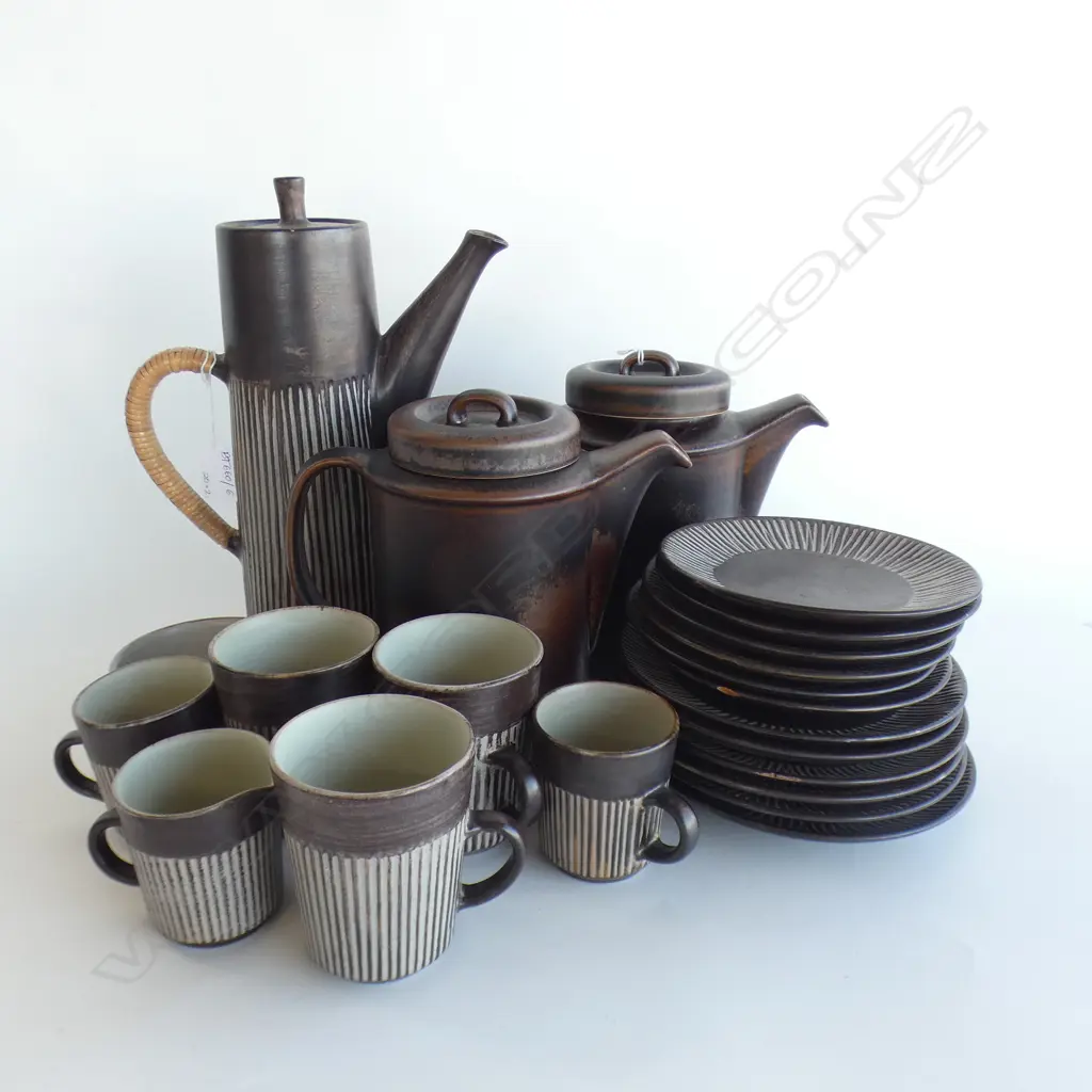 20 PCE DANISH COFFEE SET + PR FINNISH 'ARABIA' COFFEEPOTS... Image 1++