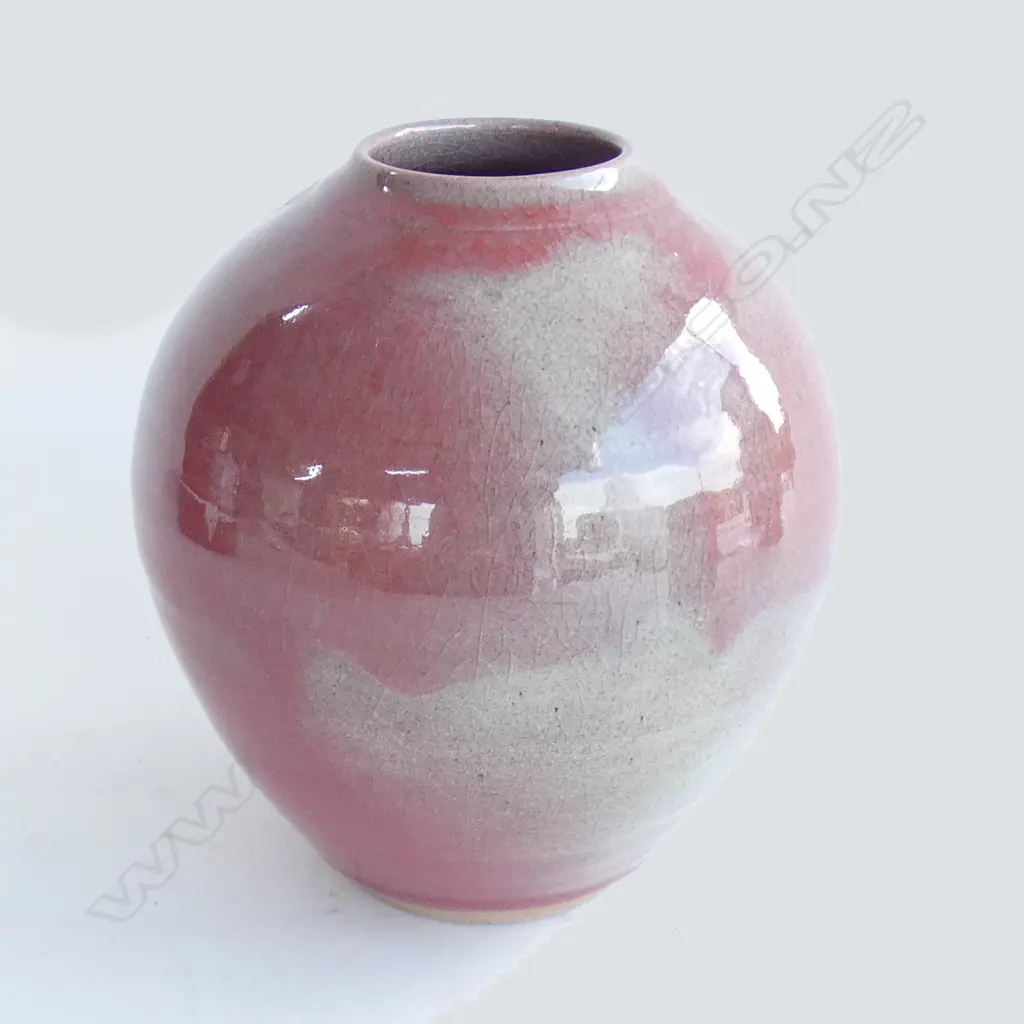J. SMITH RED ORB STUDIO POTTERY VASE H.170mm Image 1++