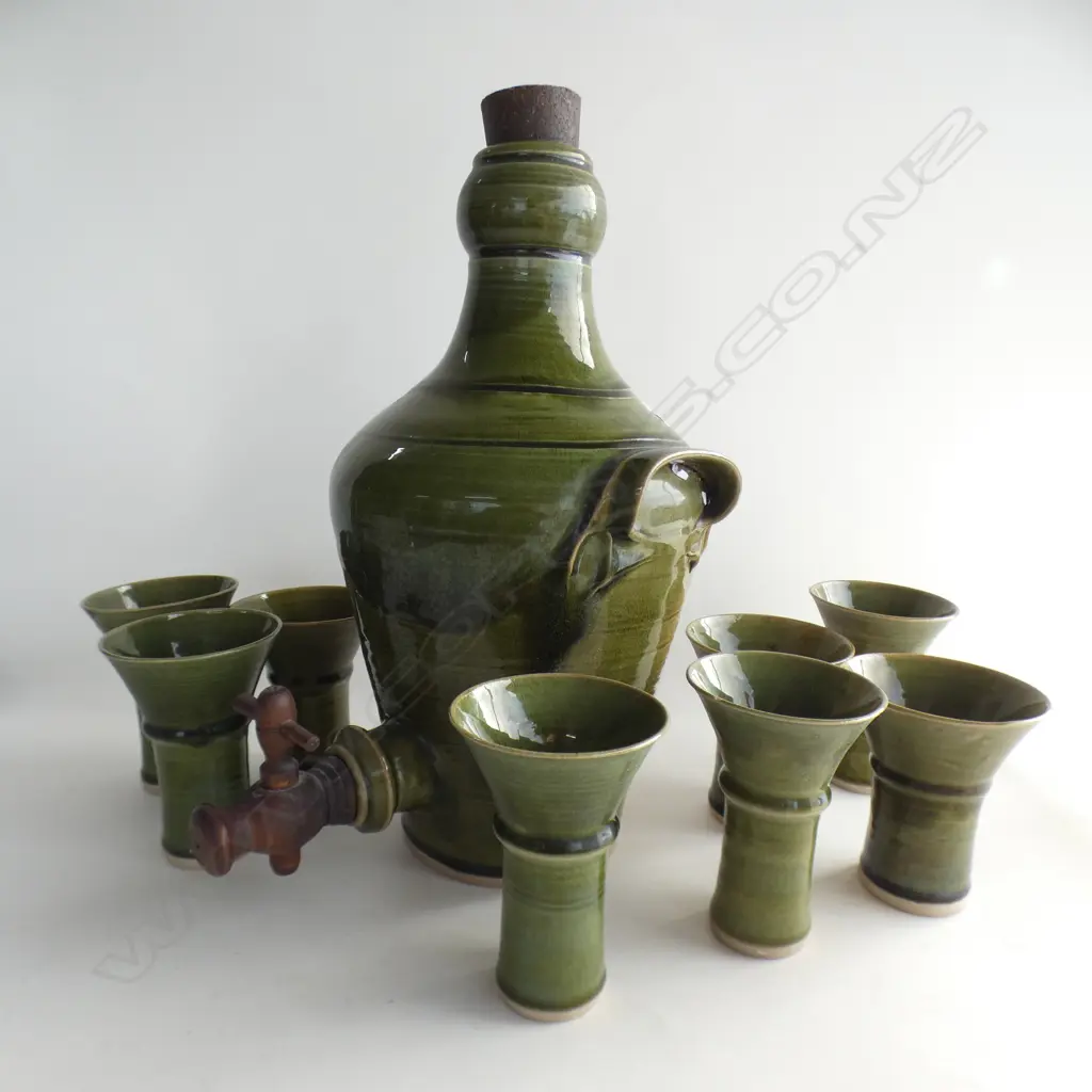 RICHARD CADNESS GREEN GLAZE FLAGON + 8 MUGS Image 1++