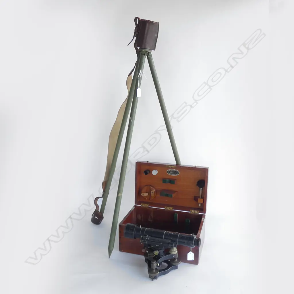 C1900 COOKE TROUGHTON & SIMMS BRASS THEODOLITE IN MAGOG. BOX w TRIPOD Image 1++