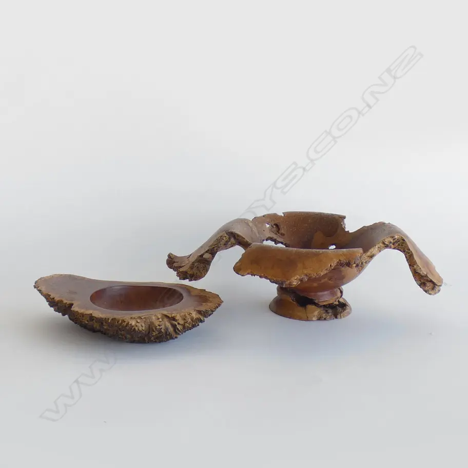 2 TURNED BURL WOOD BOWLS HAND CRAFTED Lagest L.360mm Image 1++
