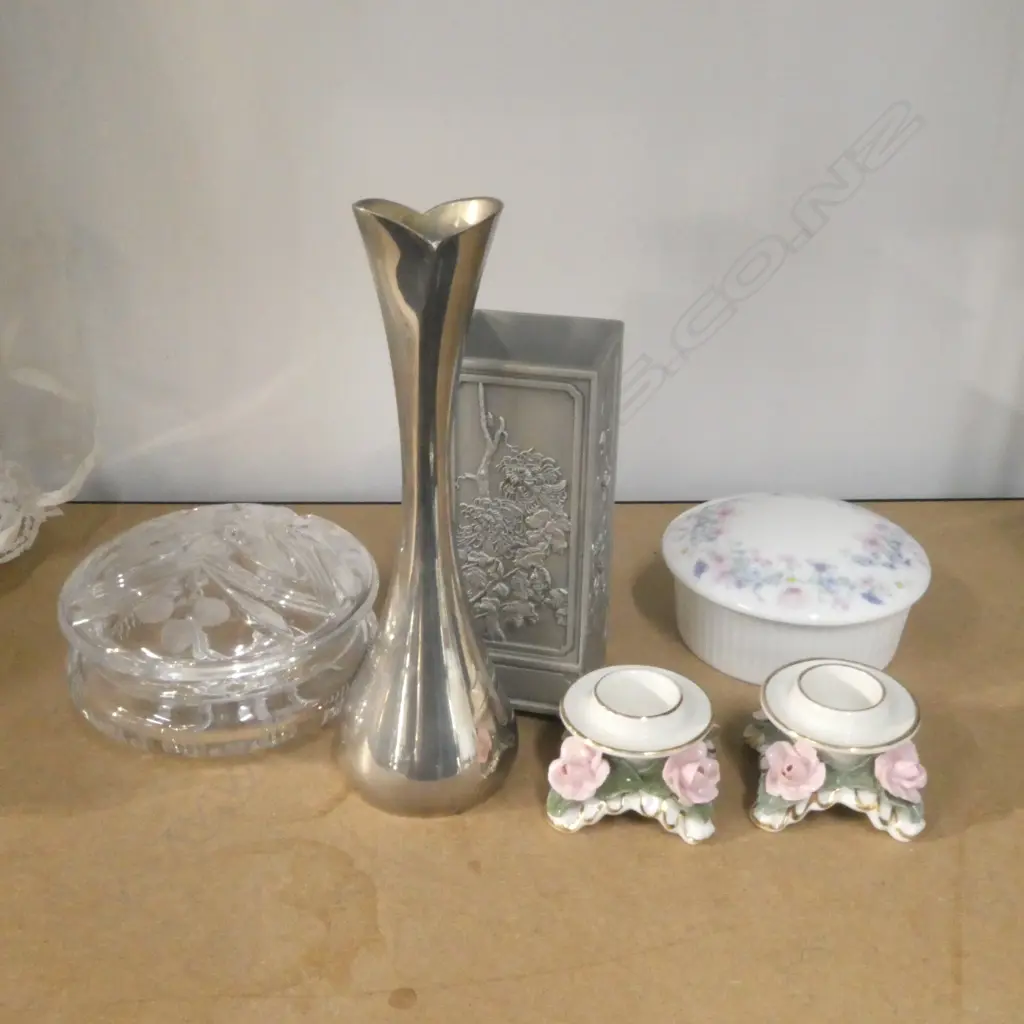 SM TRAY COLLECTABLES; PEWTER VASE, WEDGWOOD & GLASS TRINKET BOXES, ALKA CANDLE HOLDERS ETC.. Image 1++