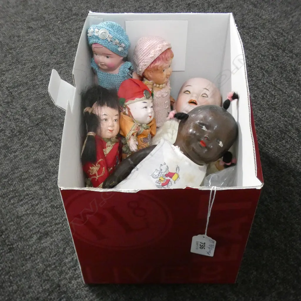 BOX LOT OF DOLLS VARIOUS SIZES Image 1++