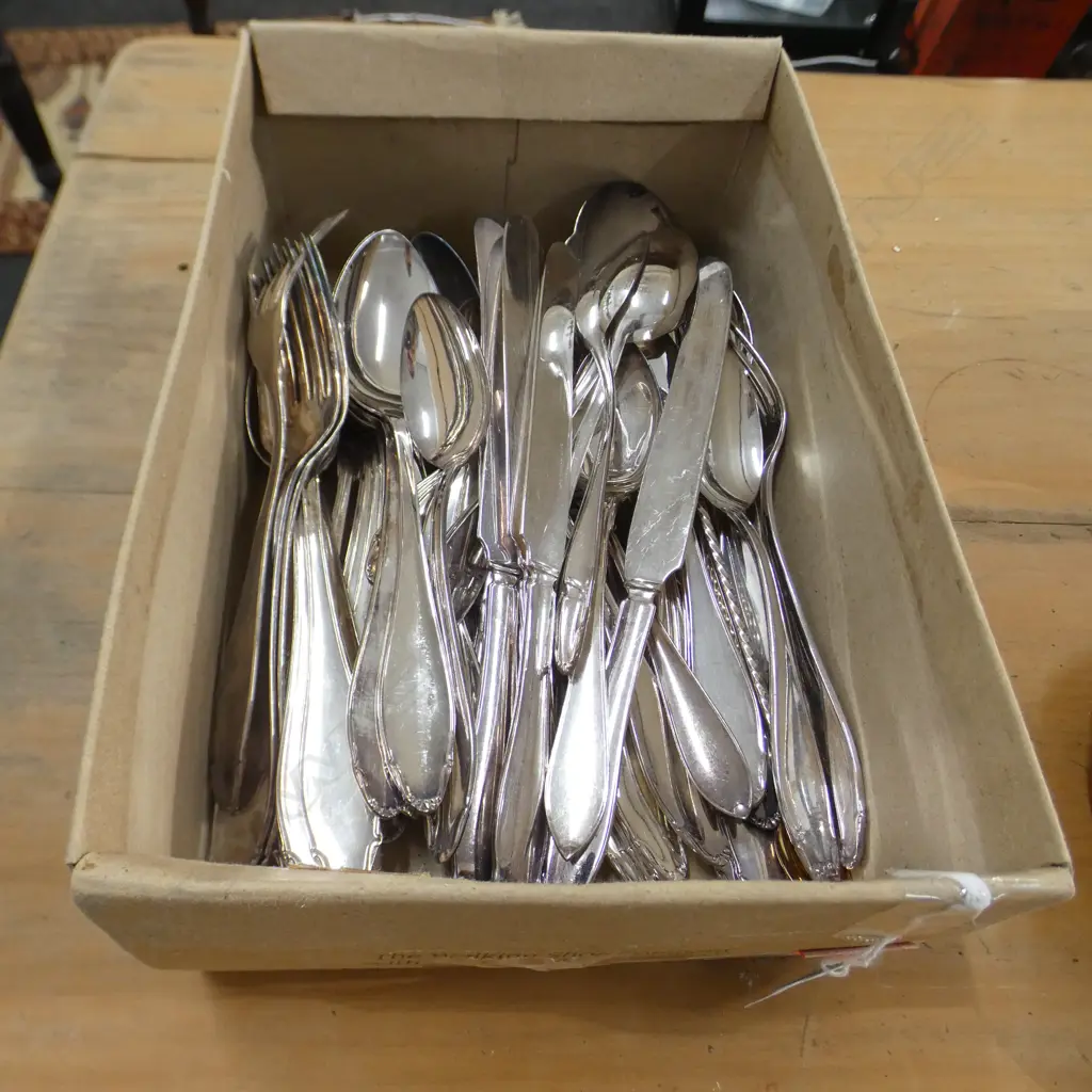  BOX SILVER PLATE CUTLERY Image 1++