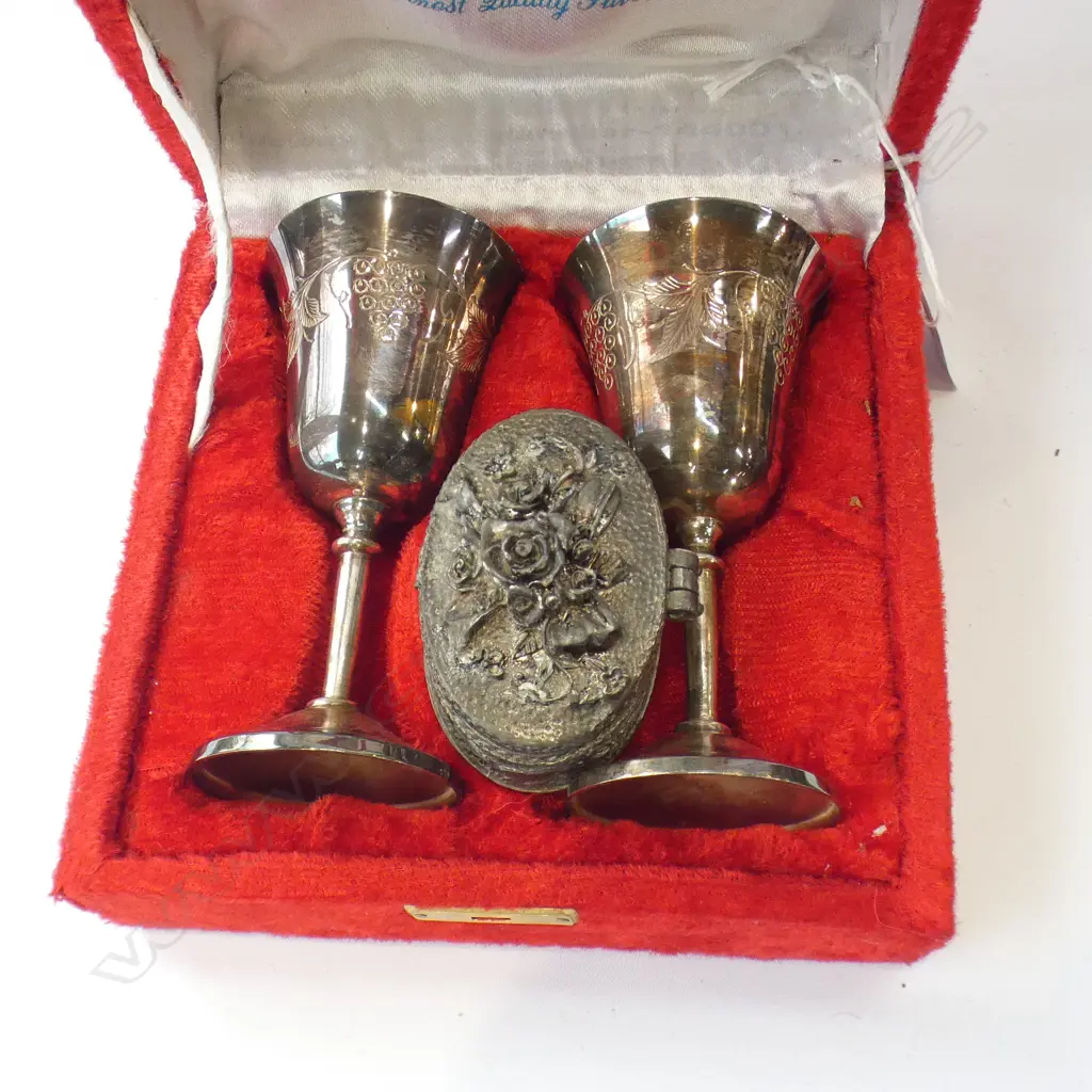2 SILVER PLATE BOXED GOBLETS Image 1++