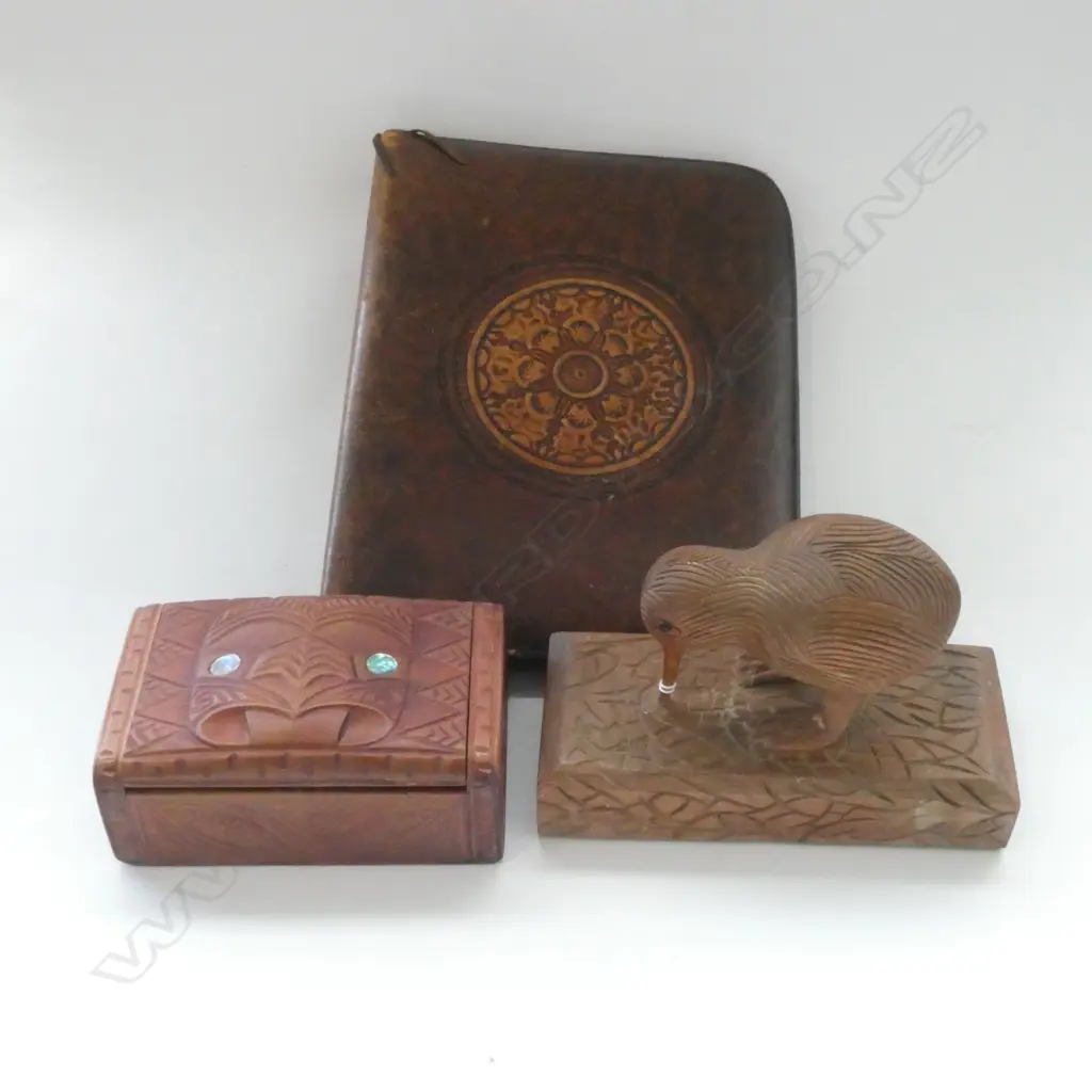 CARVED WOODEN NZ MAORI BOX WITH TIKI (L140MM), CARVED KIWI  & LEATHER BOUND TOOLED COMPENDIUM Image 1++