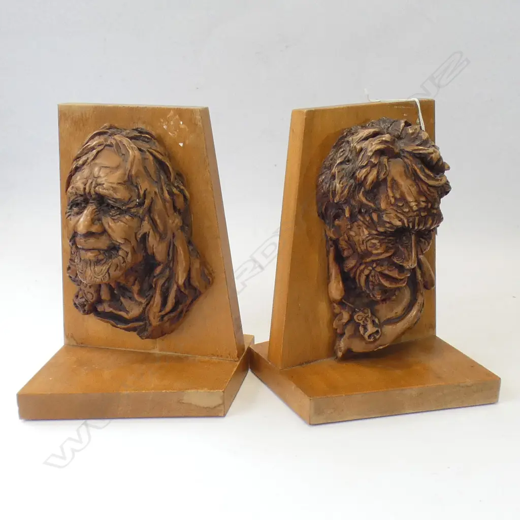 PR MAORI BOOKENDS H.200mm Image 1++