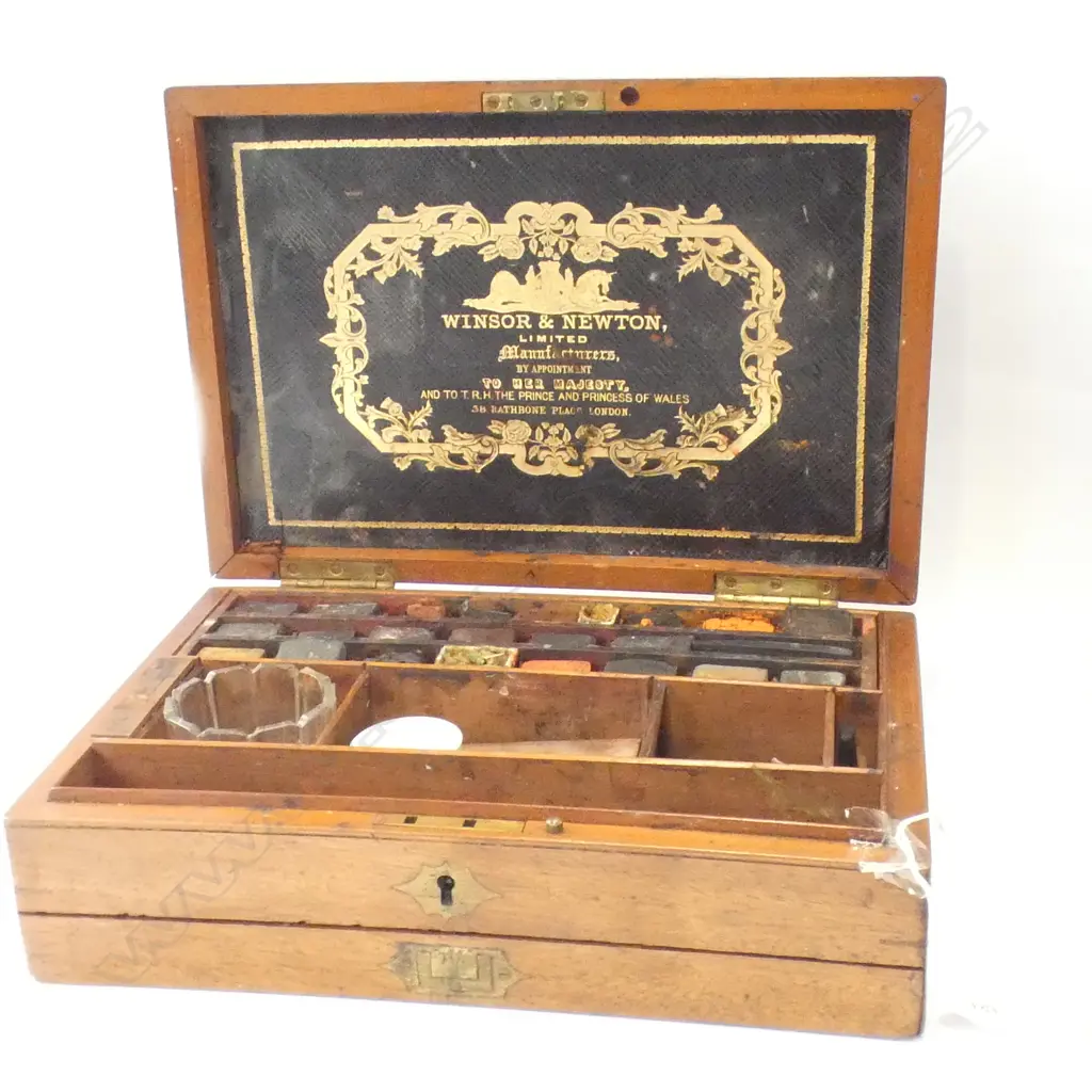 WOODEN WINDSOR & NEWTON ARTIST BOX,  310MM Image 1++