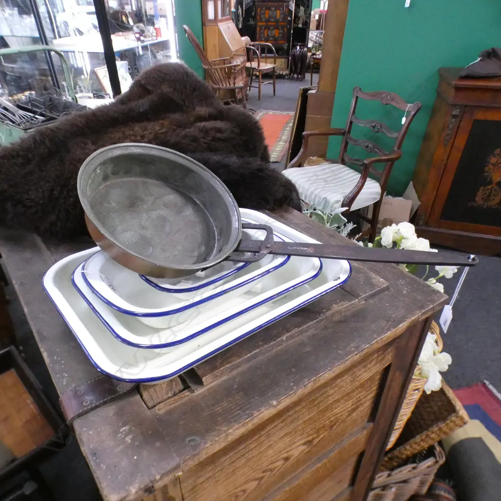 4 GRADUATING ENAMEL WARE TRAYS + COPPER PAN Image 1++