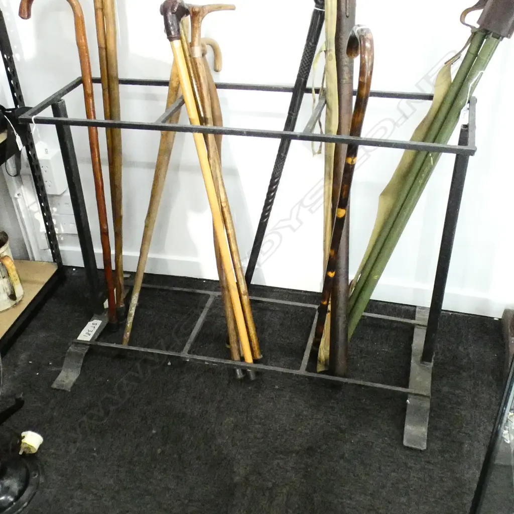 BLACK PAINTED METAL STAND W.910mm Image 1++