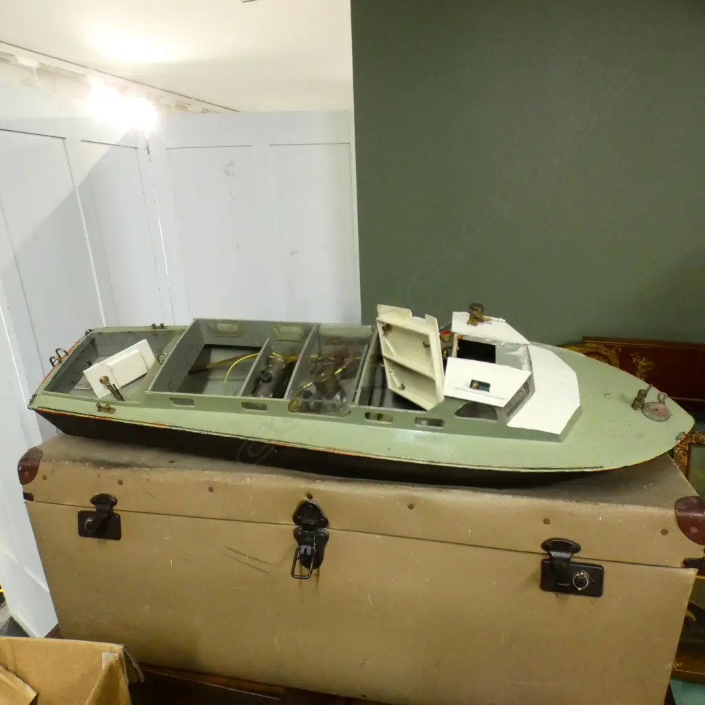 VINTAGE SCRATCH BUILT POWER BOAT IN CASE L.850mm Image 1++