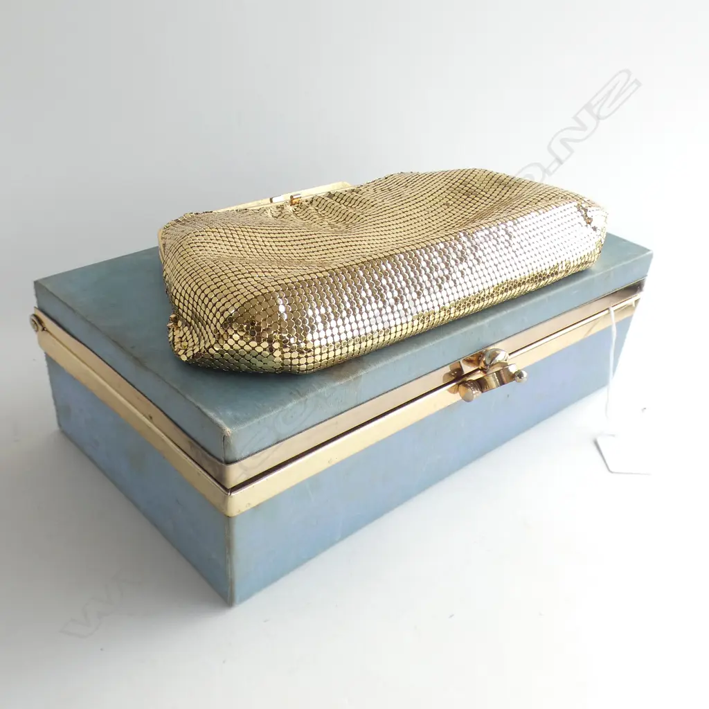 VINTAGE OROTON GOLD GLOMESH CLUTCH / SHOULDER BAG + OLD ELIZABETH ARDEN BOX  Image 1++