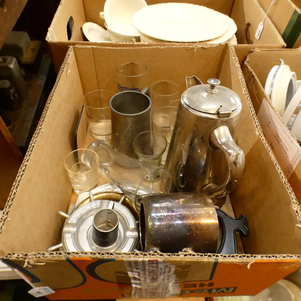 BOX LOT ASST. ITEMS RELATING TO SHIPPING; GLASSES, EP ETC Image 1++