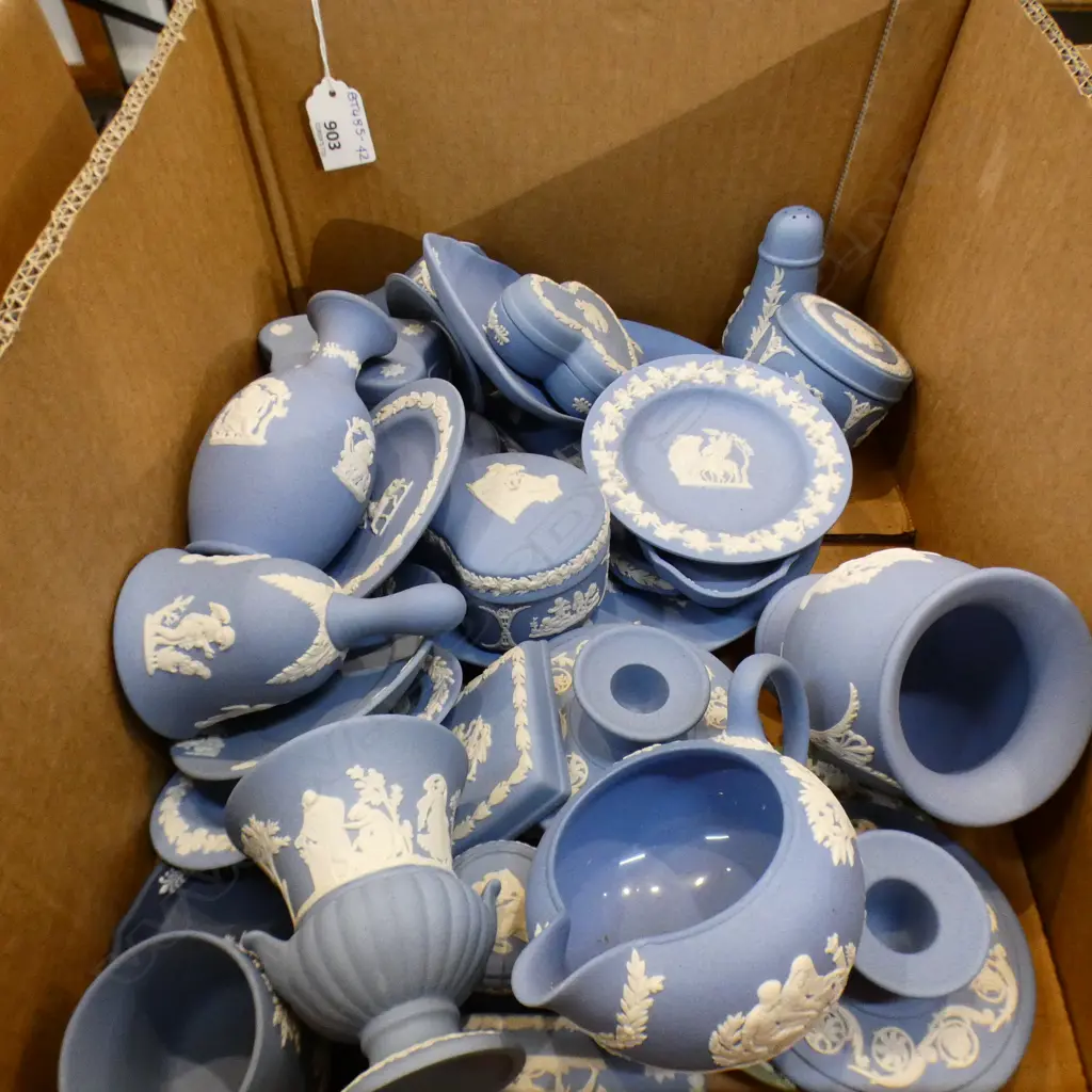 GOOD BOX LOT ASST WEDGWOOD JASPERWARE; PLATES / CANDLE HOLDERS/ TRINKET DISHES / VASESETC.. Image 1++